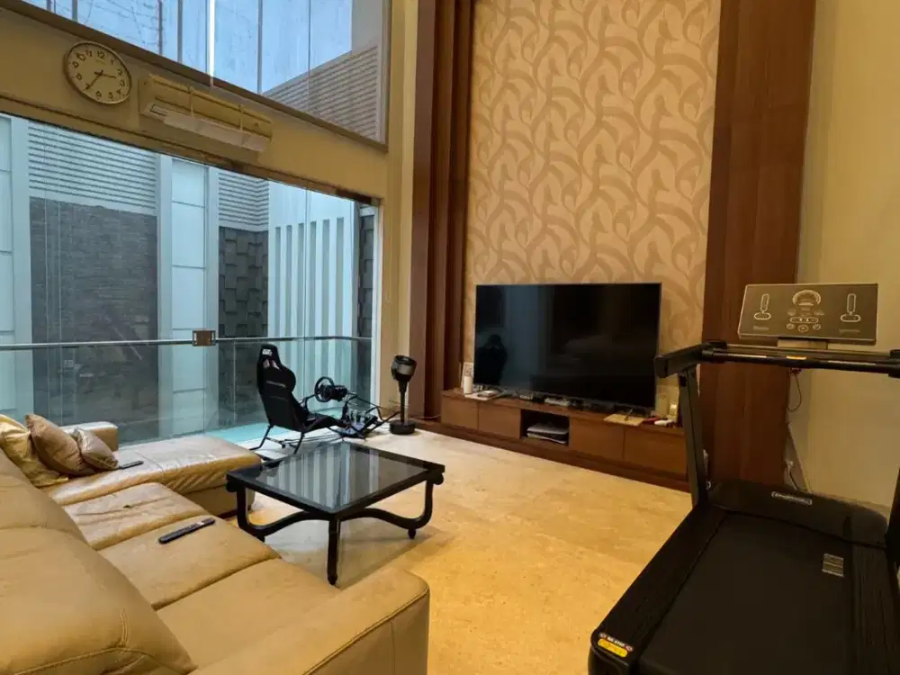 Rumah Mewah Puri Kembangan 3,5LT 10,5x20 Semi Furnish Sudah Renov