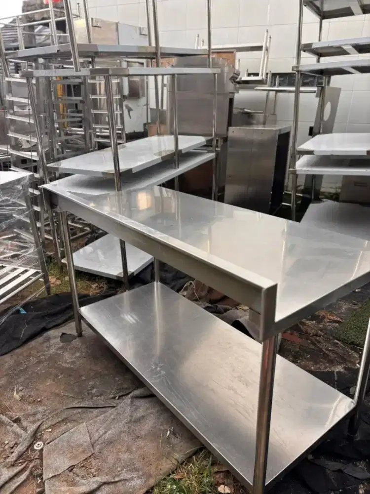 Meja prepare 2 susun
Ukuran 150x70x85
2 unit (sisa 1 unit)