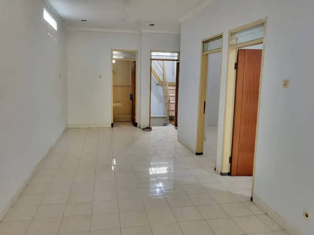 Rumah Nyaman Siap Huni di Taman Holis Indah