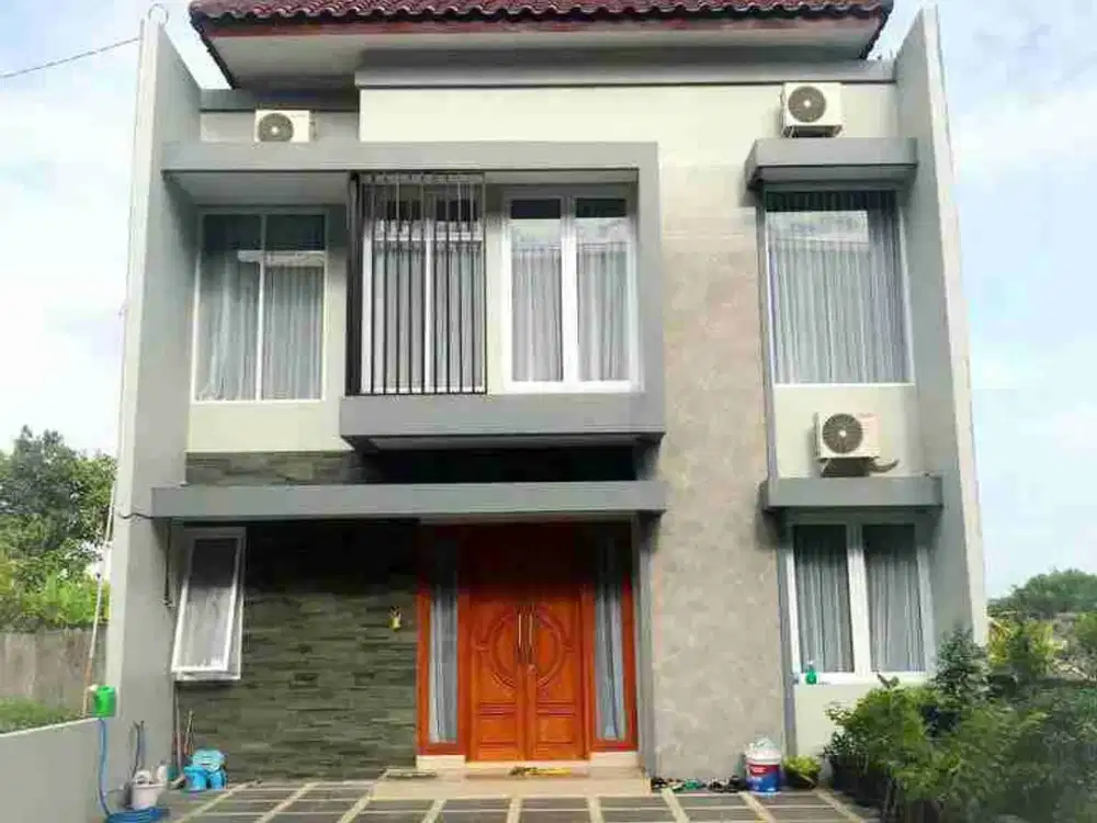 Rumah Bagus 2Lt Bonus Furnish di Cluster Elite Solo Baru