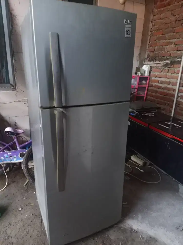 KULKAS LG 2 PINTU JUMBO