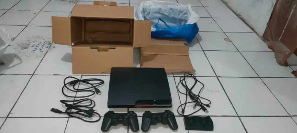 Ps3 slim warna hitam