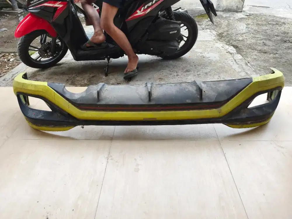Bumper Bemper Belakang All New Yaris Lemon