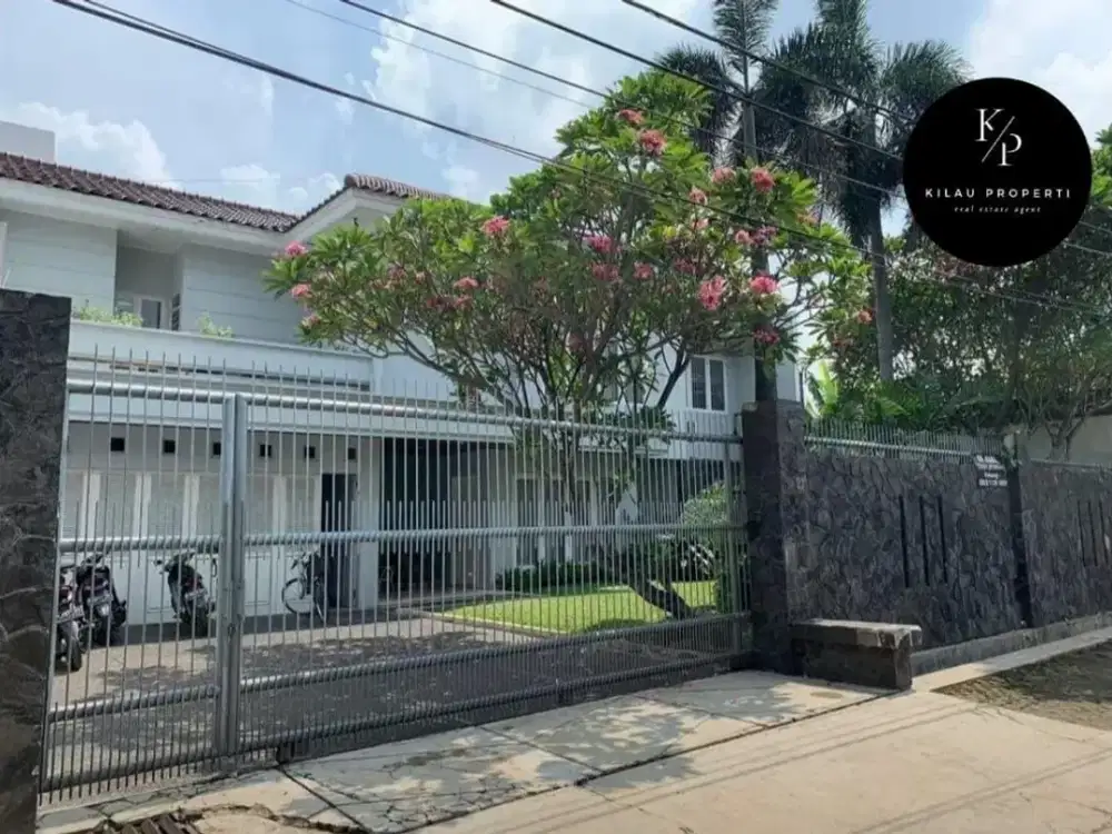 Jual Rumah Mewah dengan Kolam Renang Cimanggis