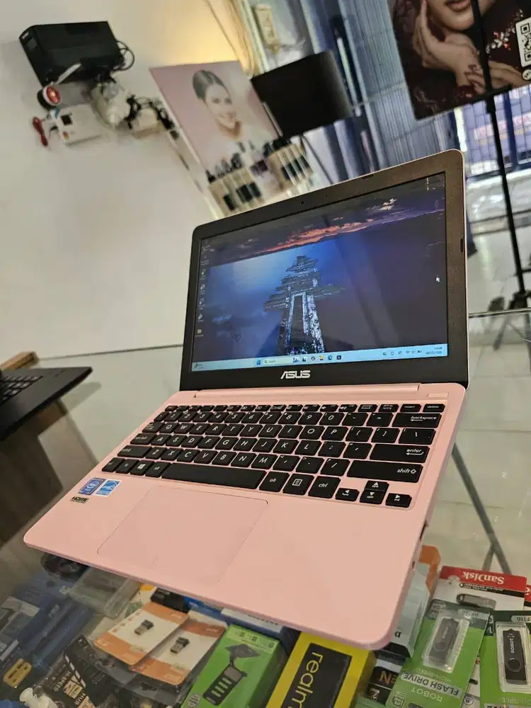 Laptop Asus vivobook New ex display windows ori