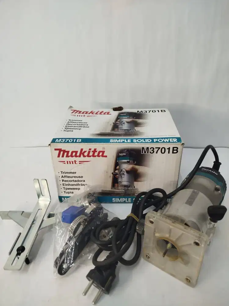 SATU SET GERGAJI LISTRIK MERK MAKITA