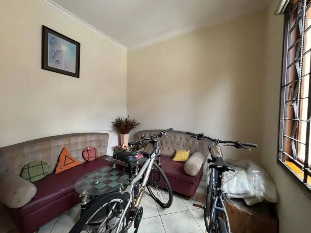 Jual murah rumah di main road Istana Mekar Wangi Bandung