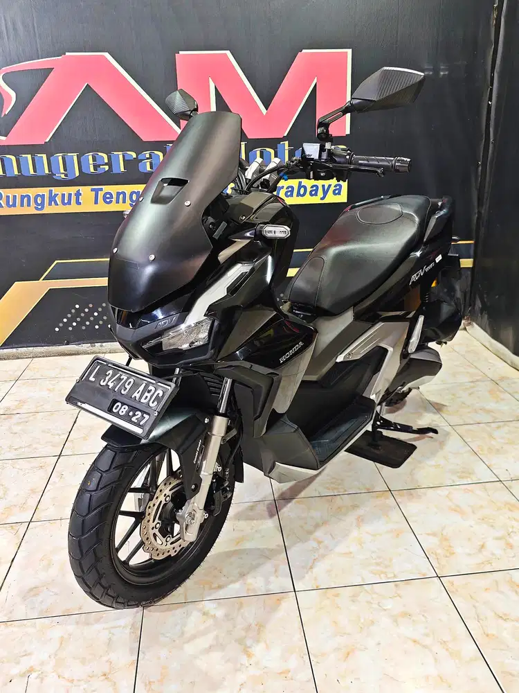 Honda  ADV 160 black glossy motik mewah nyaman.Anugerah motor rungkut