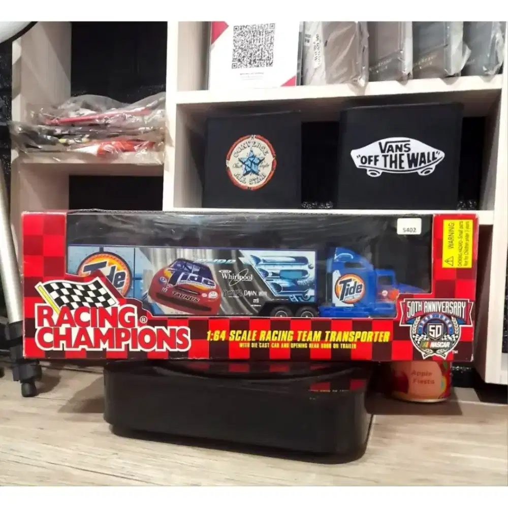 RC Tide Racing Team Transport 50Th Anniversary Nascar 1/64 (Unseld)
