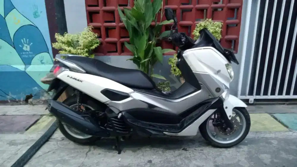 nmax 2018 pemakaian mulus bagus pajak dan plat panjang tarikan enteng