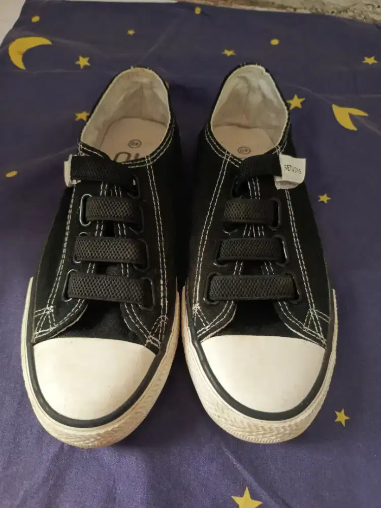 jual sepatu kekecilan