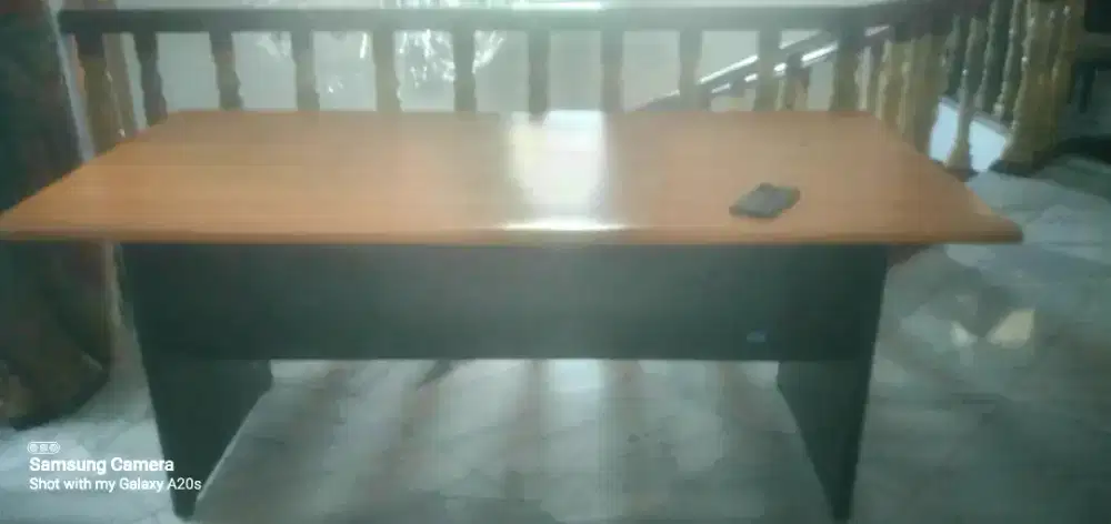 Meja Kantor / meja rapat kecil merek UNO