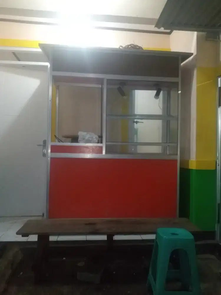 etalase chiken atau ayam geprek