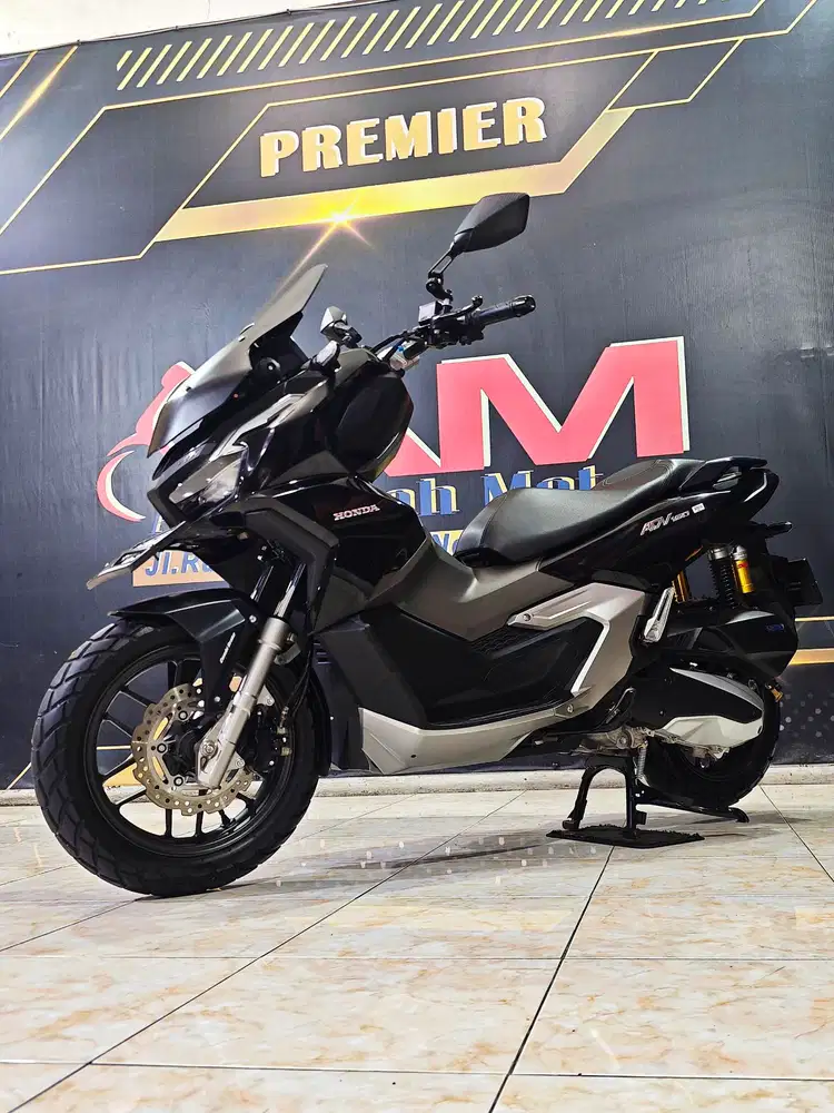 Honda  ADV 160 black glossy motik mewah nyaman.Anugerah motor rungkut