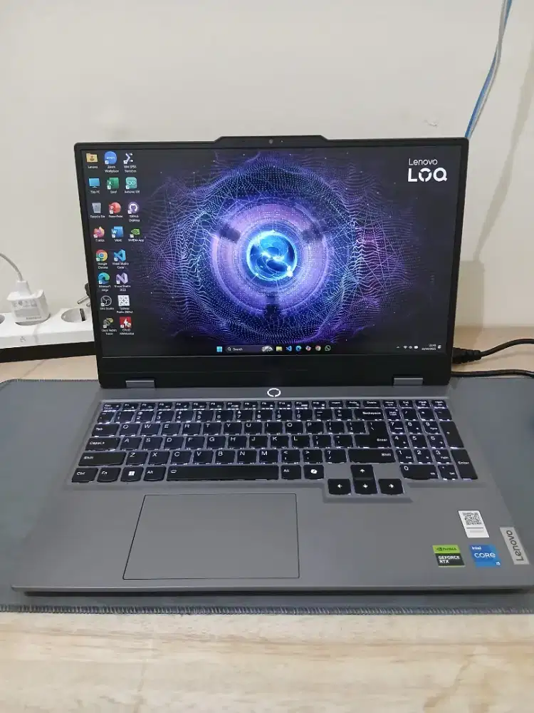 Laptop Gaming Lenovo LOQ 15IAX9