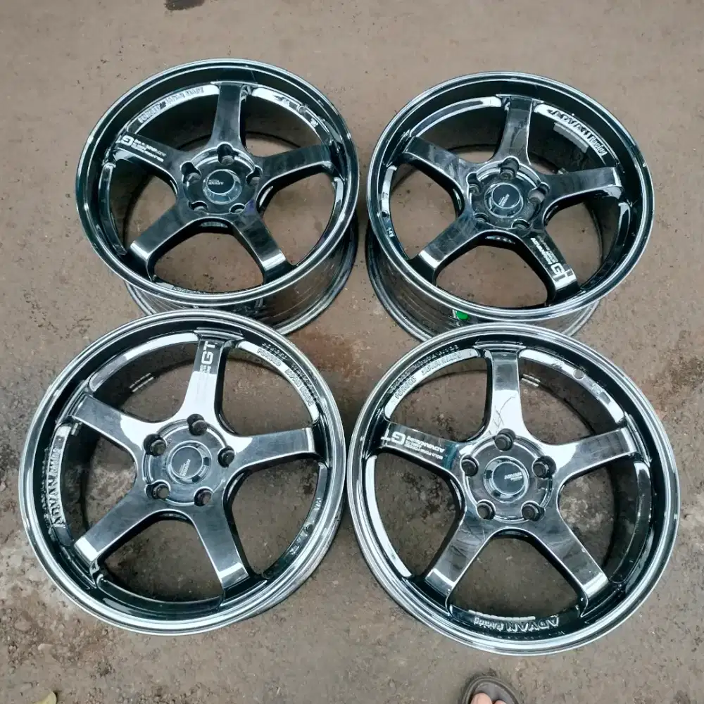 Advan GT ring 17x7,5 pcd 5x114,3 ET 40 black chrome Innova hrv dll