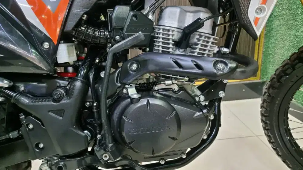 UD ENY MOTOR-HONDA CRF 150 WHITE TAHUN 2023