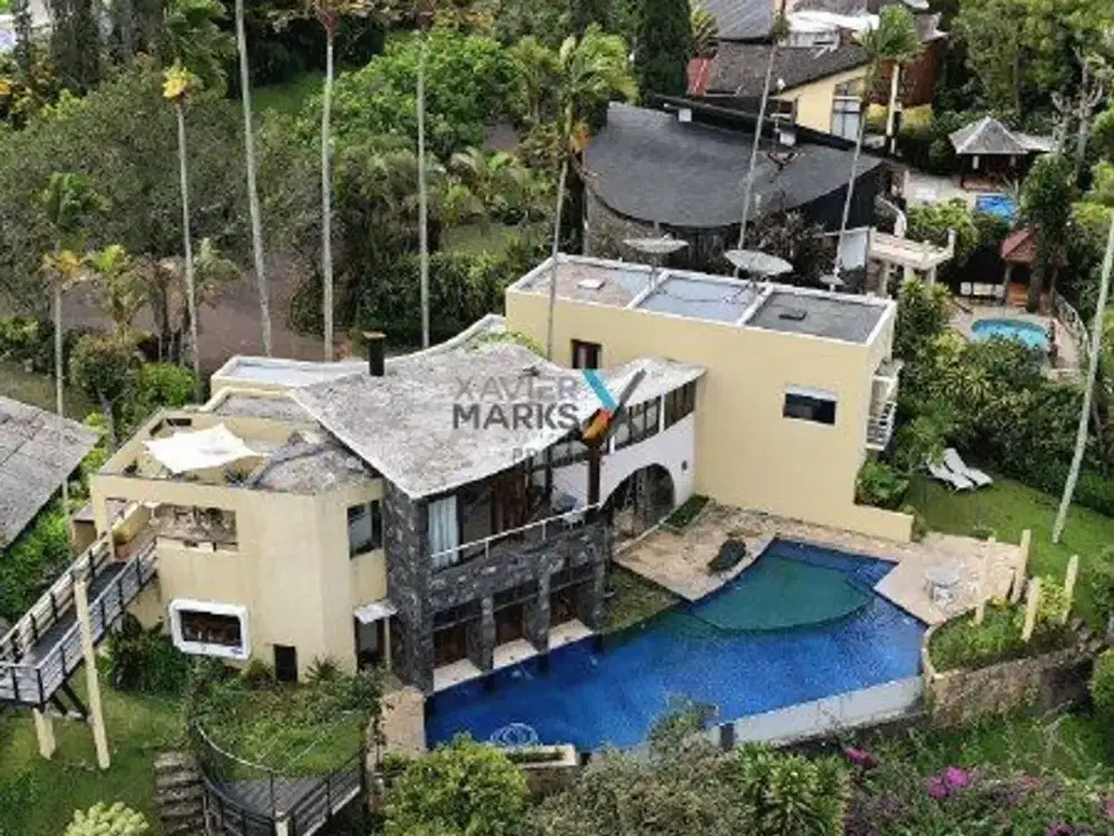 Dijual Rumah Villa Full Furnished di Klub Bunga, Batu