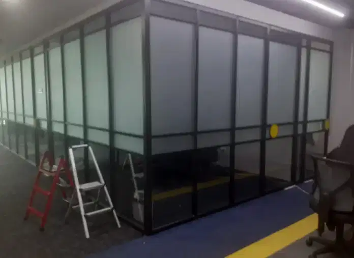 Sedia Sticker dan Kaca Film untuk Rumah kantor segala gedung bangunan