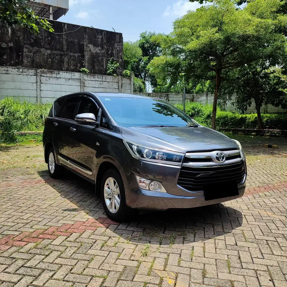 Toyota Innova 2.0 V Bensin AT