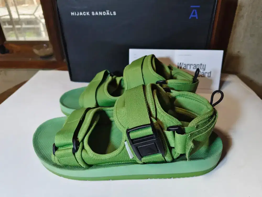 Sendal Hijack Altomoor size 43 Hijau