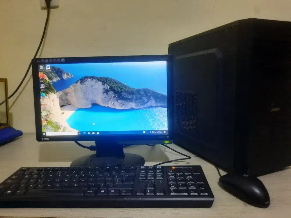 1Set Komplit/CPU-Intel Core,i3-GEN4(Ram4gb/Hdd250)Layar 16inc Jual Mrh