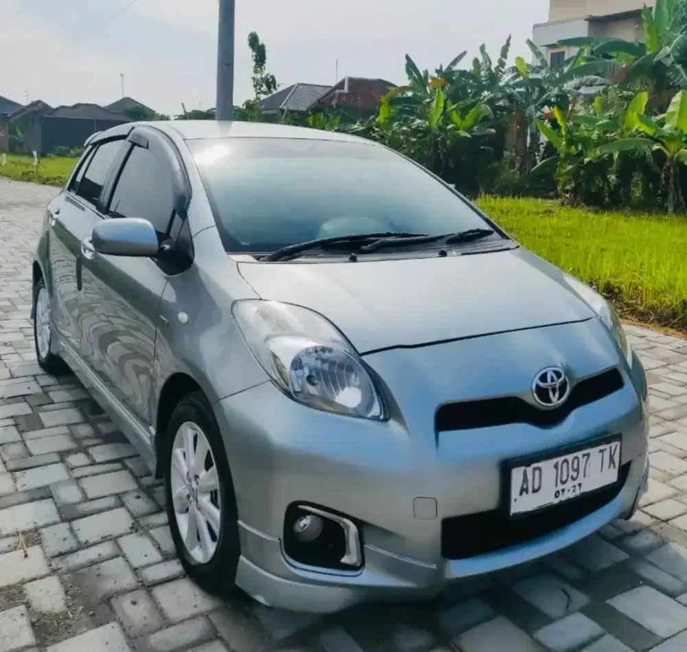Toyota Yaris E 1.5 2012 Facelift manual asli ad
