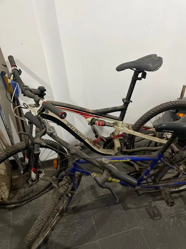 Dijual dua sepeda bekas