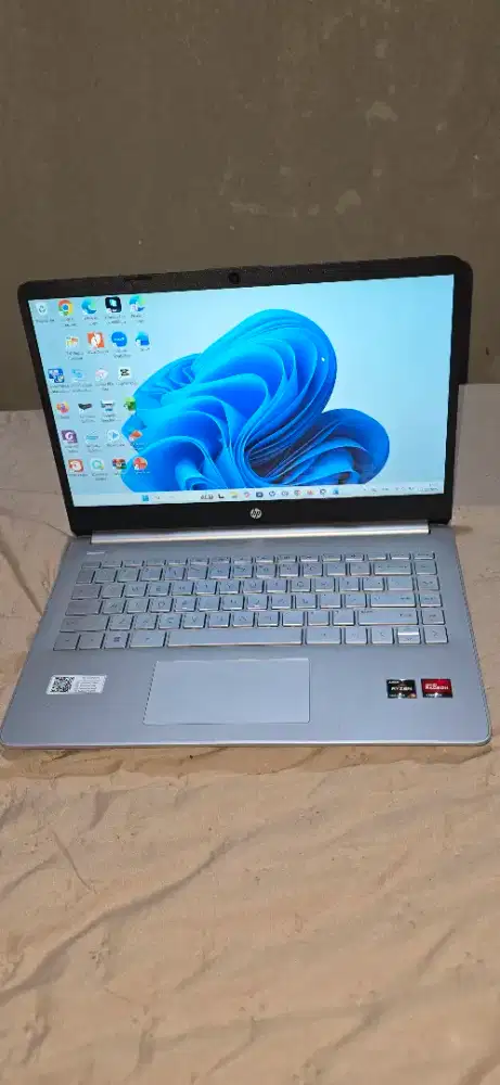 Laptop HP 14s AMD Ryzen 5