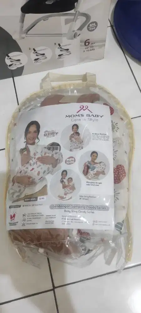 Mom's Baby Gendongan Bayi