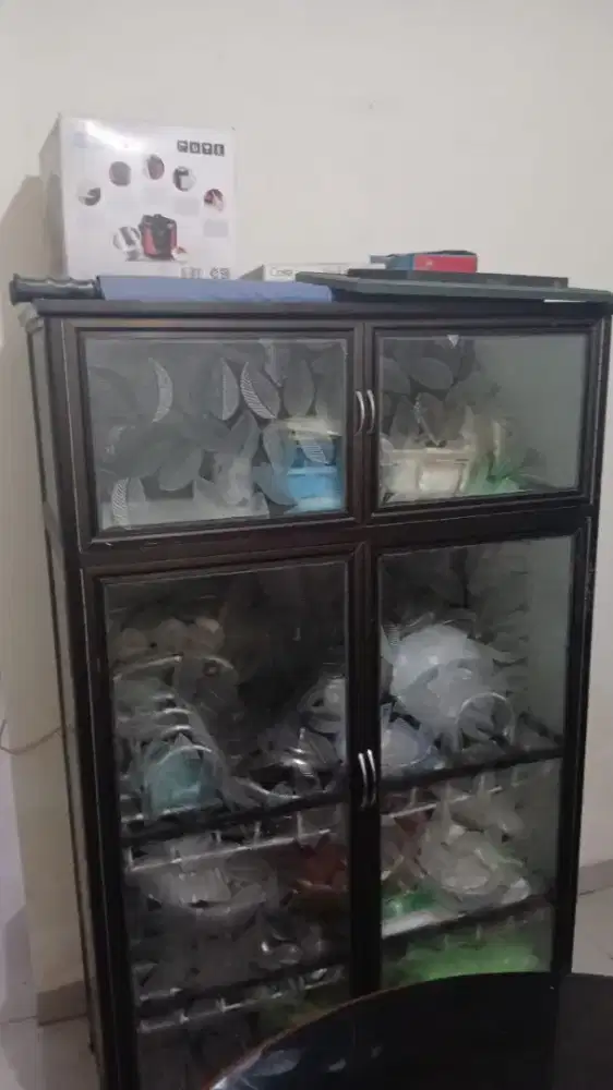 Almari baju dan almari rak piring