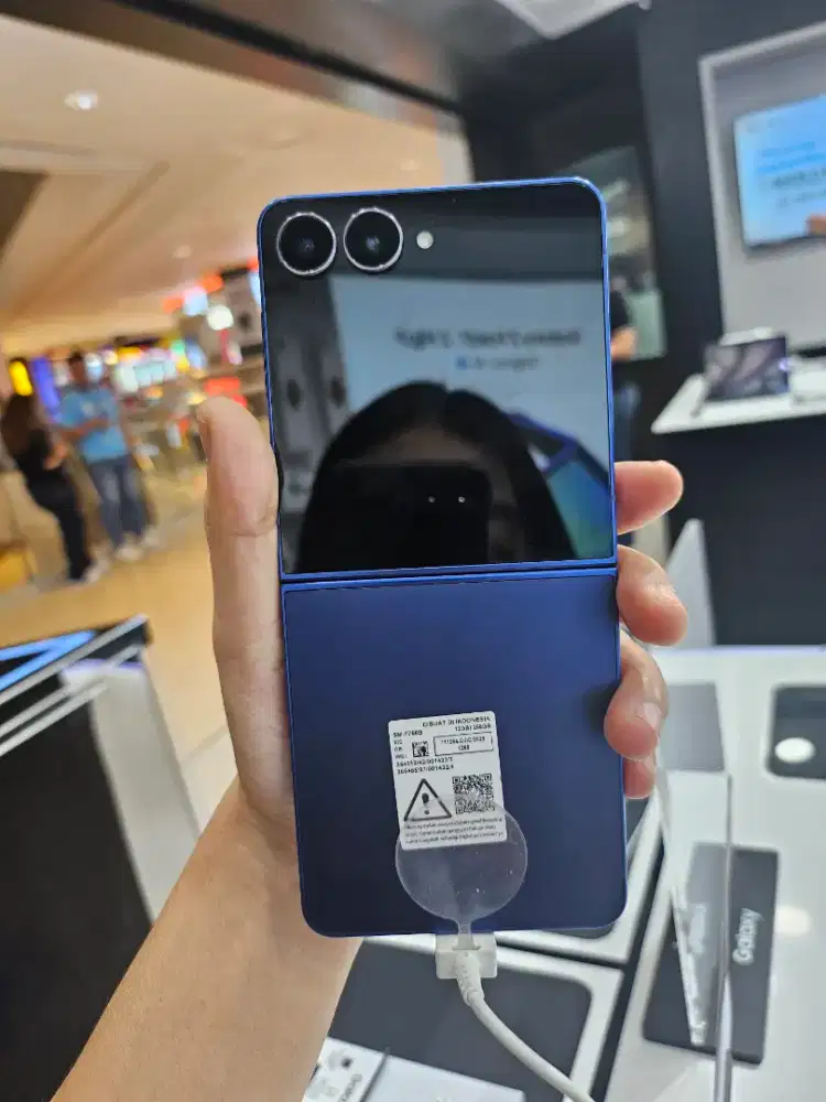 SAMSUNG Z FLIP 7 12/256 GARANSI RESMI NASIONAL 1 TAHUN
