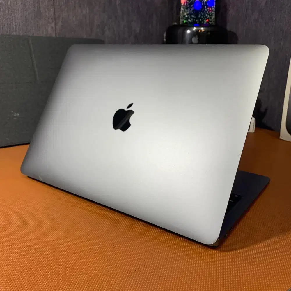 Macbook Air M1 8/256gb 13inch 2020 Gray Ex Resmi
