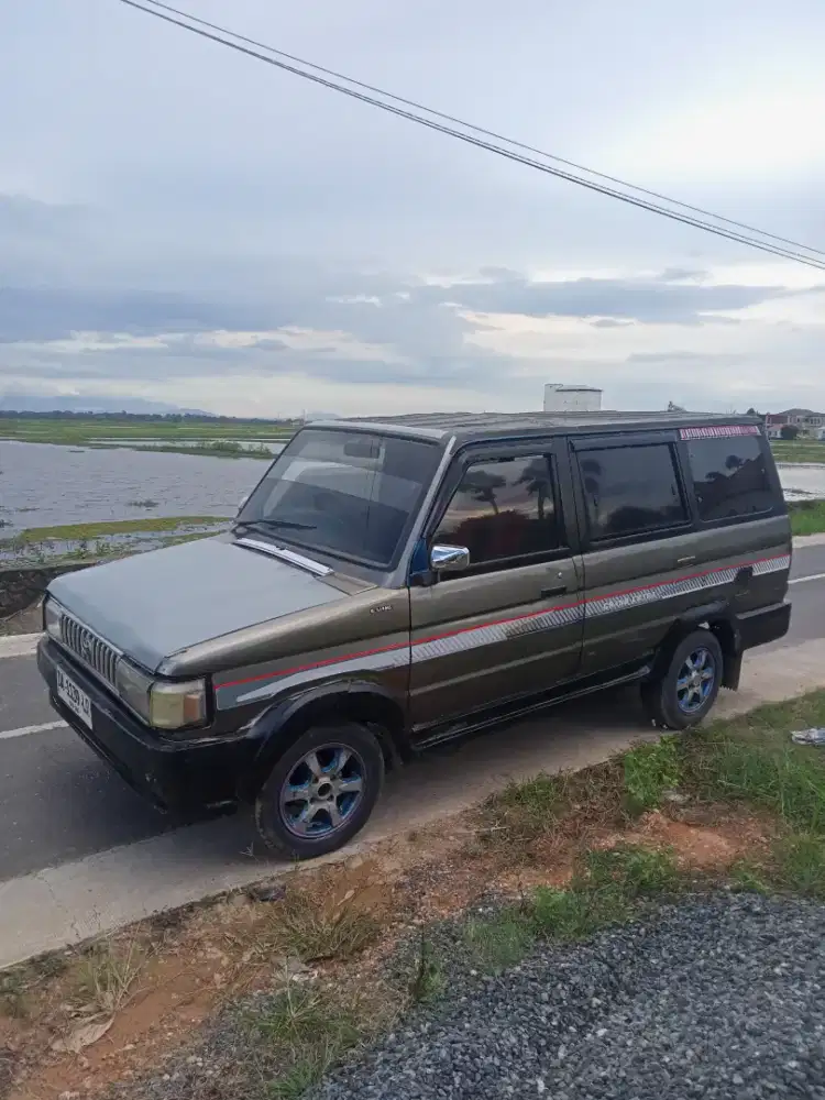 Toyota kijang grand