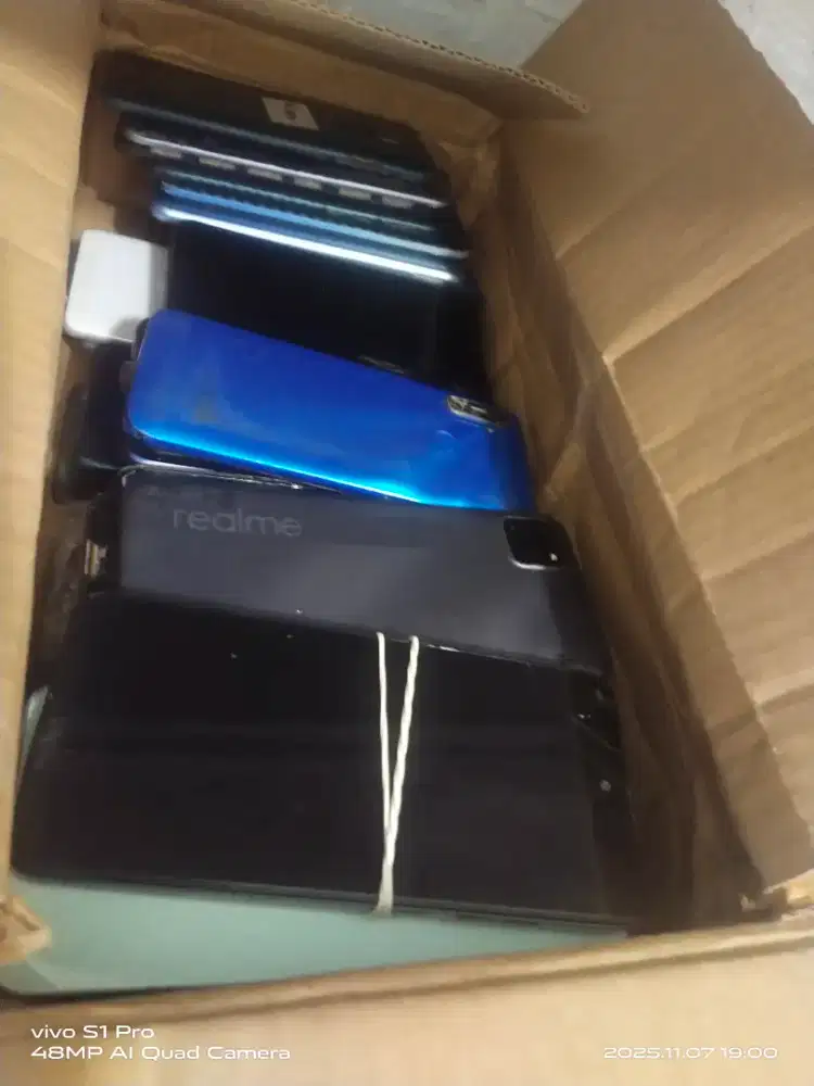 DI BELI HP RUSAK,PECAH,MATOT