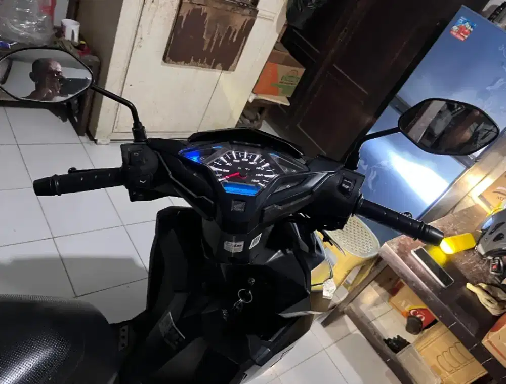 Honda Vario 150 Idling stop Hitam