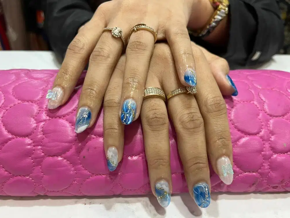 Loker nailist dan eyelash theraphist