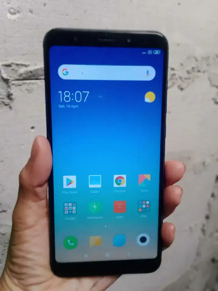 Redmi 5 plus ram 3/32 jaringan 4g
