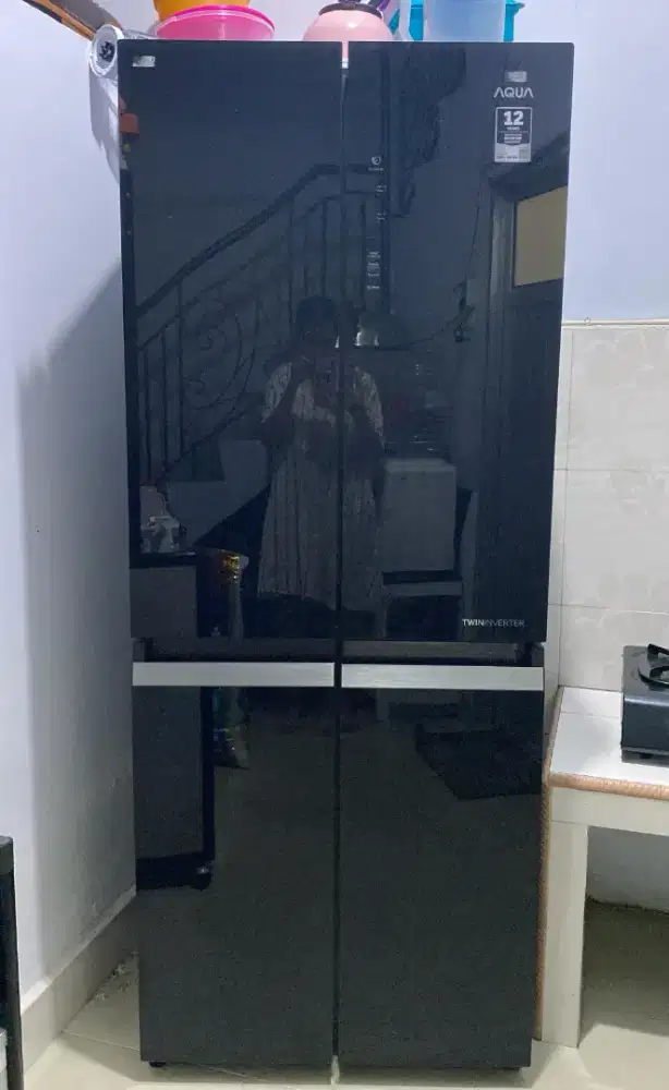 kulkas 4 pintu merk AQUA