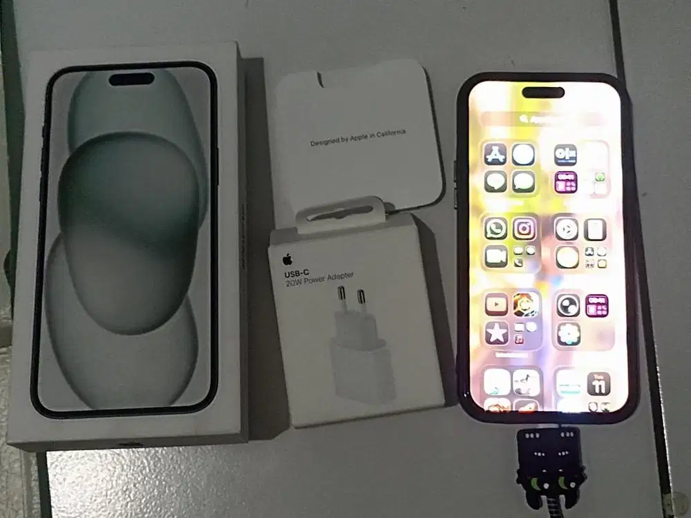 Iphone 15 Plus memori 128 hitam