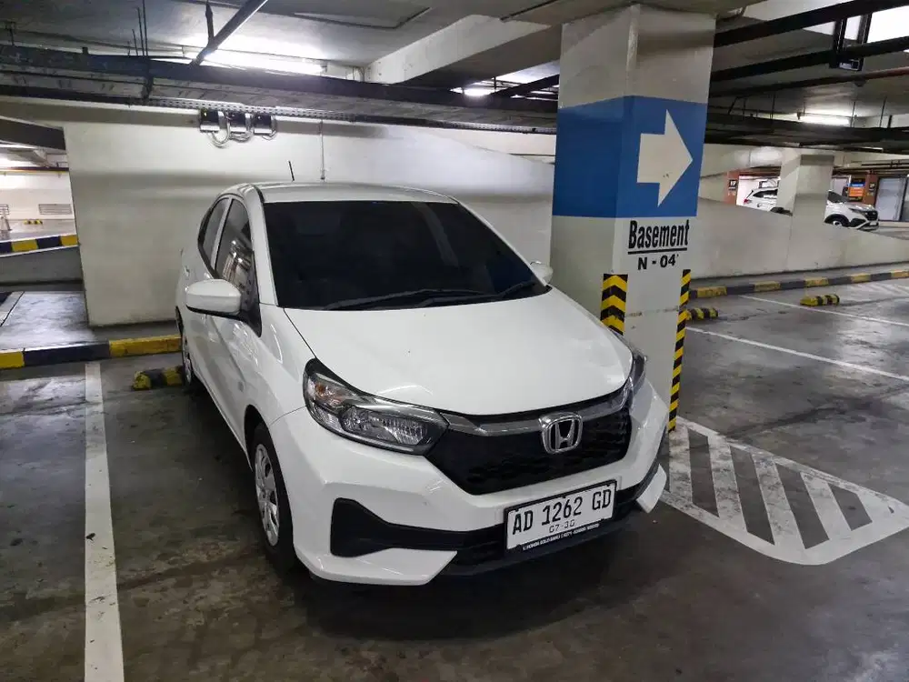 HONDA BRIO S MT (warna putih) 2025. almost new.