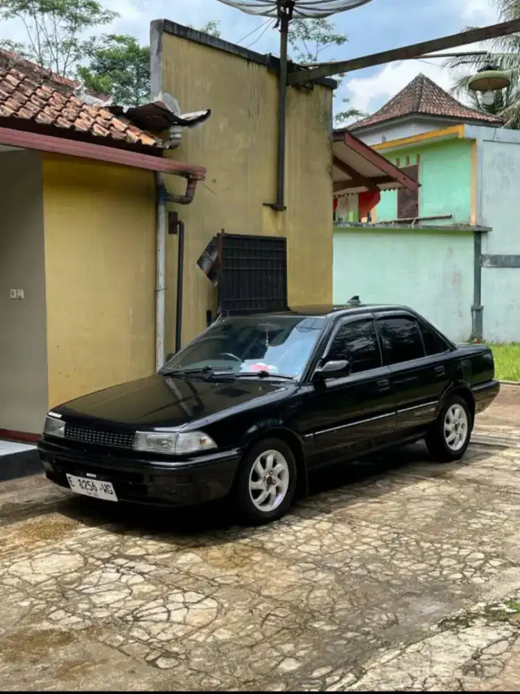 Twincam 1.6 SE Limited Hitam 1600cc
