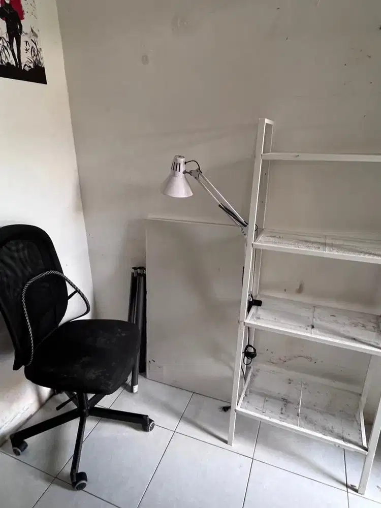 meja ikea, rak, bangku dan lampu belajar