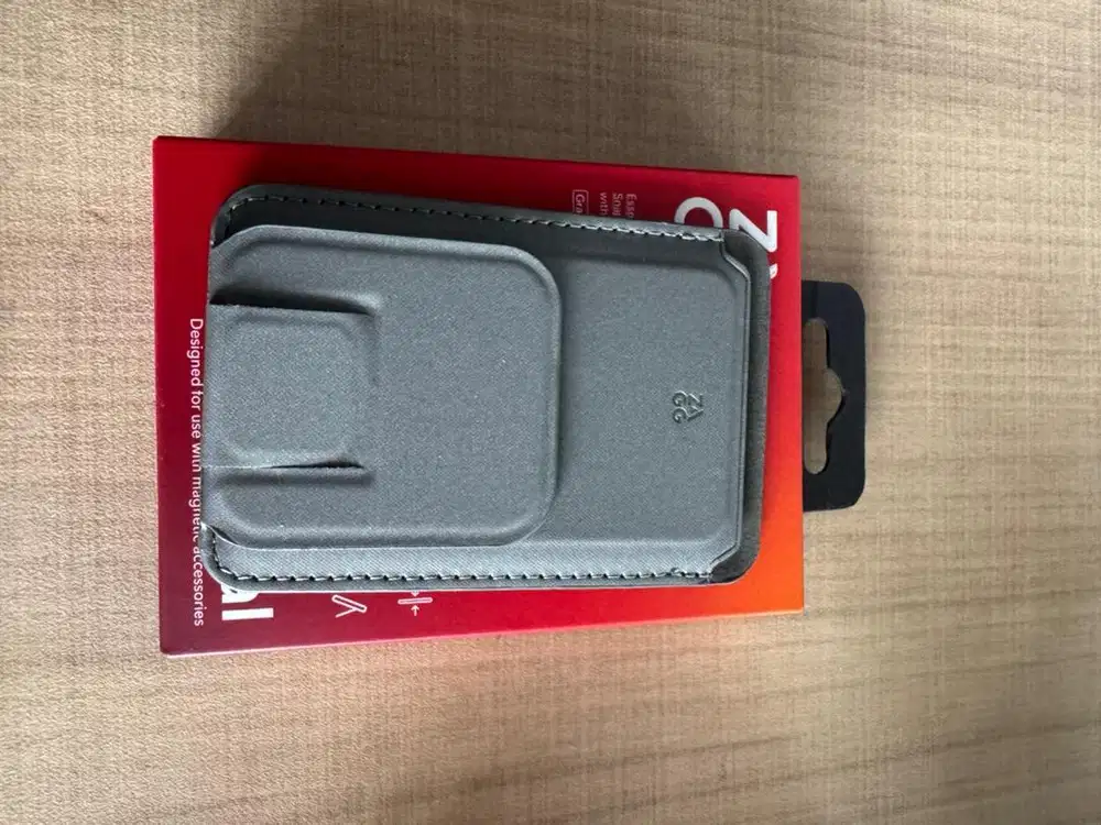 Card holder/pocket MAGSAFE ZAGG