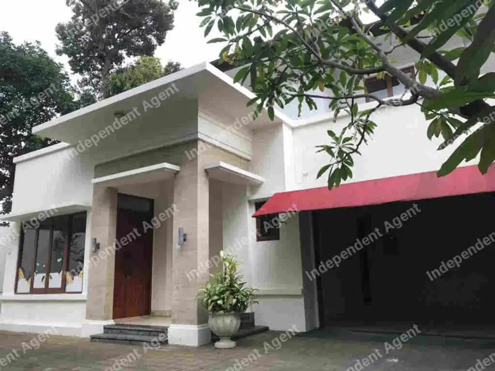 Rumah 2 lantai di Jalan Raya Pangeran Antasari Jakarta Selatan