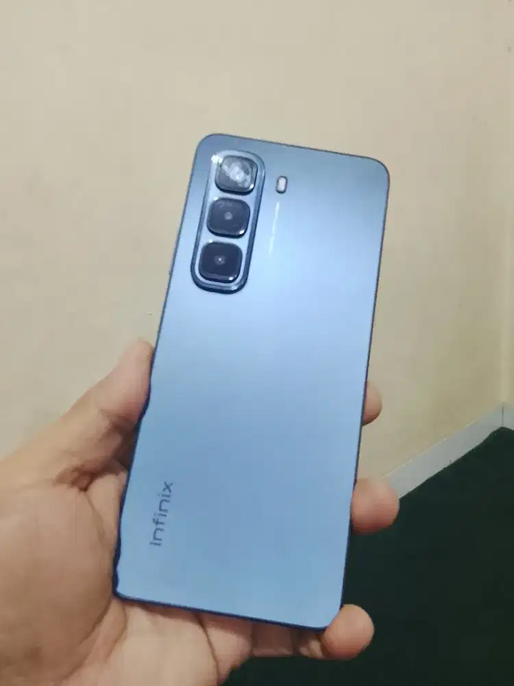 Jual aja Infinix hot 50 ram 8+5/128gb kondisi mulus banget