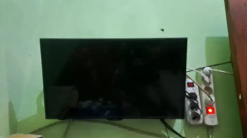 TV LED Sharp Aquos 24 + STB