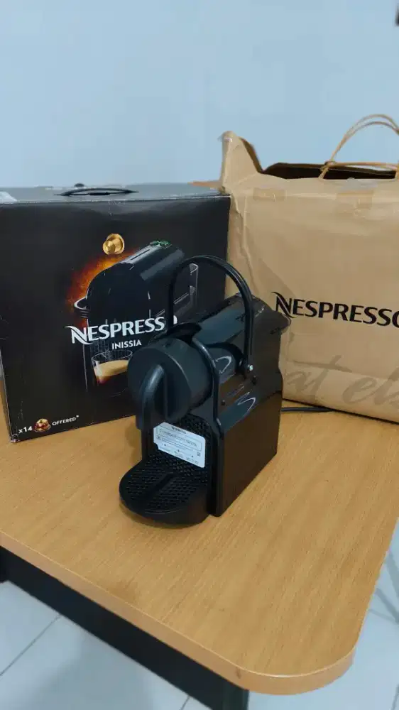 Mesin Nespresso Inissia D40 Black