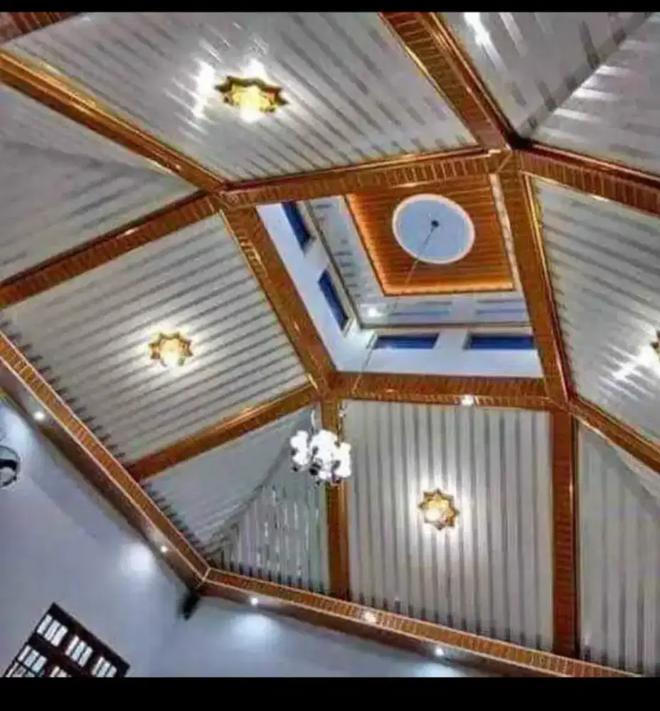 Distributor plafon PVC