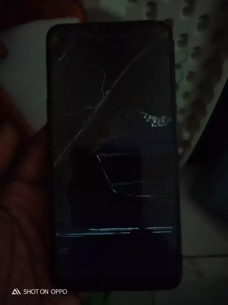 Oppo a30s apa kalau g salah minus lcd remuk di cas sm di tlp nyambung